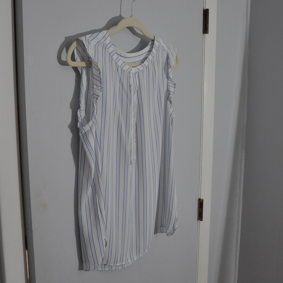 LOFT short sleeve flutter top - Picture 2 of 5